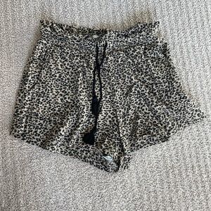 Leopard linen blend shirt with pockets!